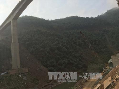 Đình chỉ thi công cầu Suối Quanh do vụ sập giàn giáo ảnh 1